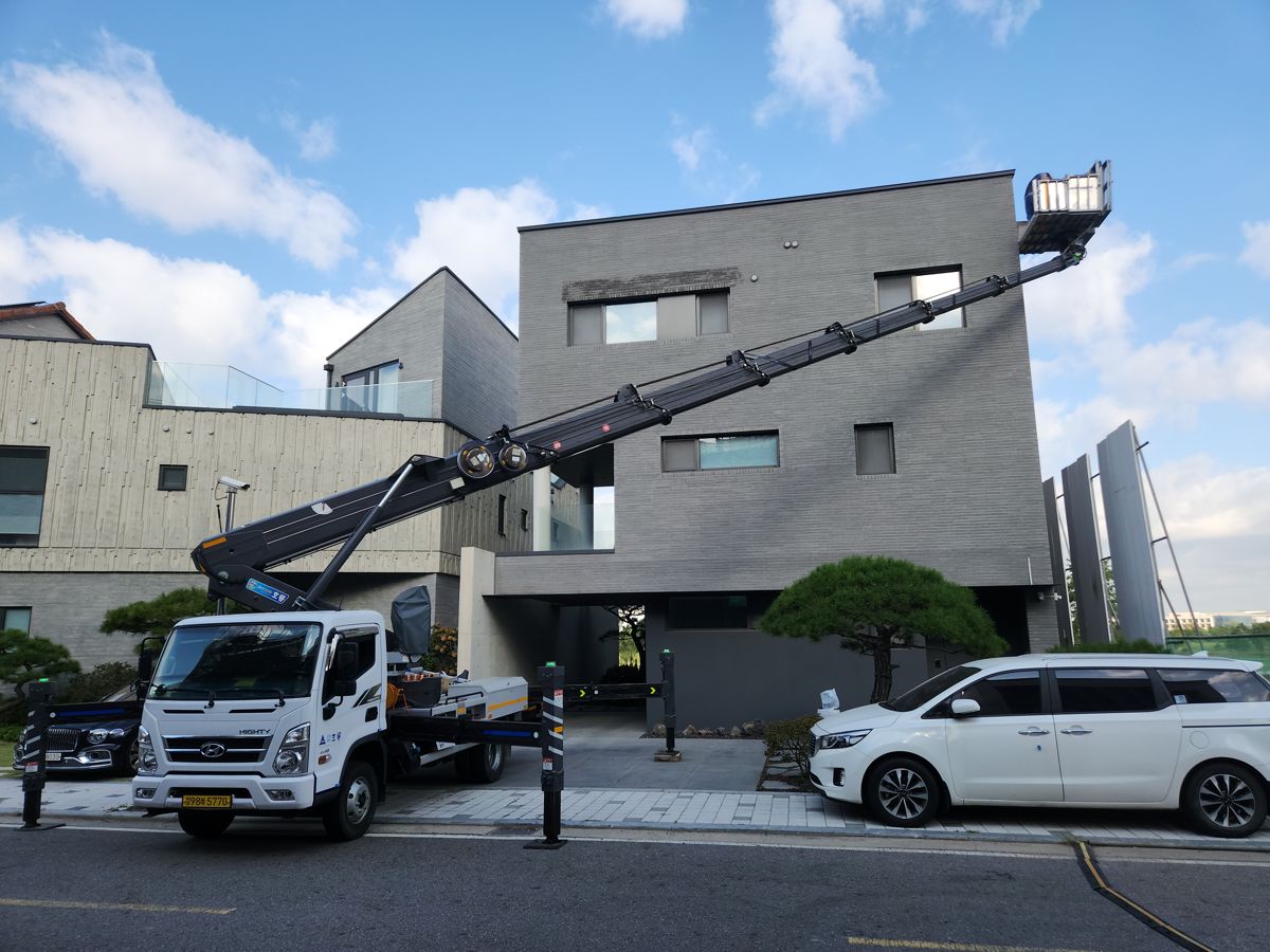 스카이차·고소작업차 실제 작업 현장 4
