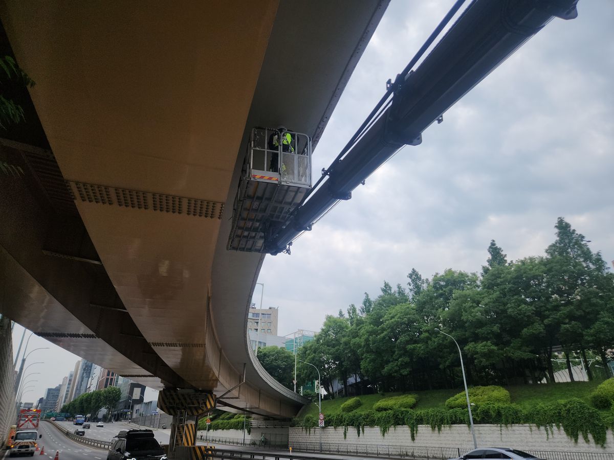 스카이차·고소작업차 실제 작업 현장 5