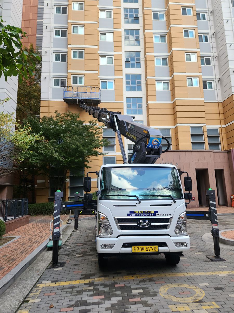 스카이차·고소작업차 실제 작업 현장 4