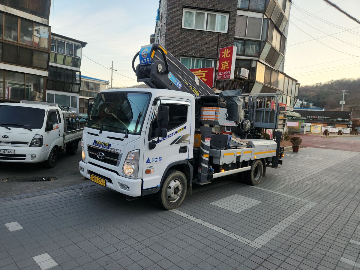스카이차·고소작업차 실제 작업 현장 5