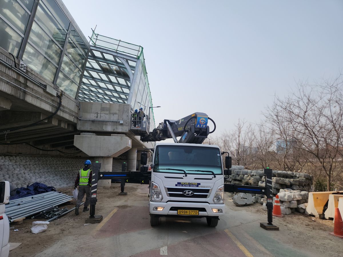 스카이차·고소작업차 실제 작업 현장 1