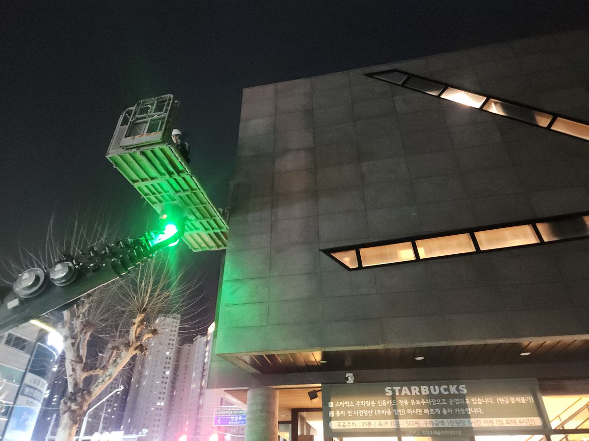 스카이차·고소작업차 실제 작업 현장 4