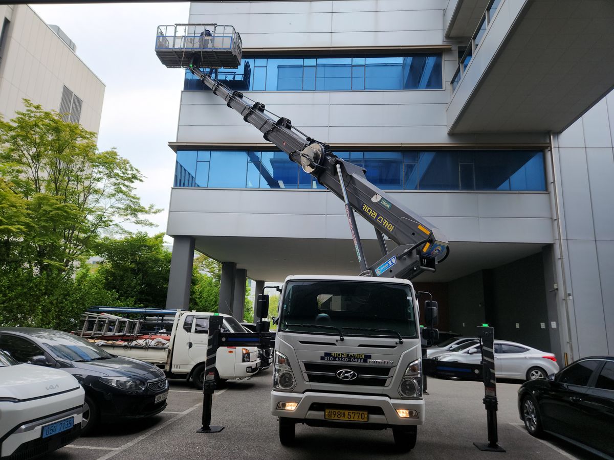 스카이차·고소작업차 실제 작업 현장 1