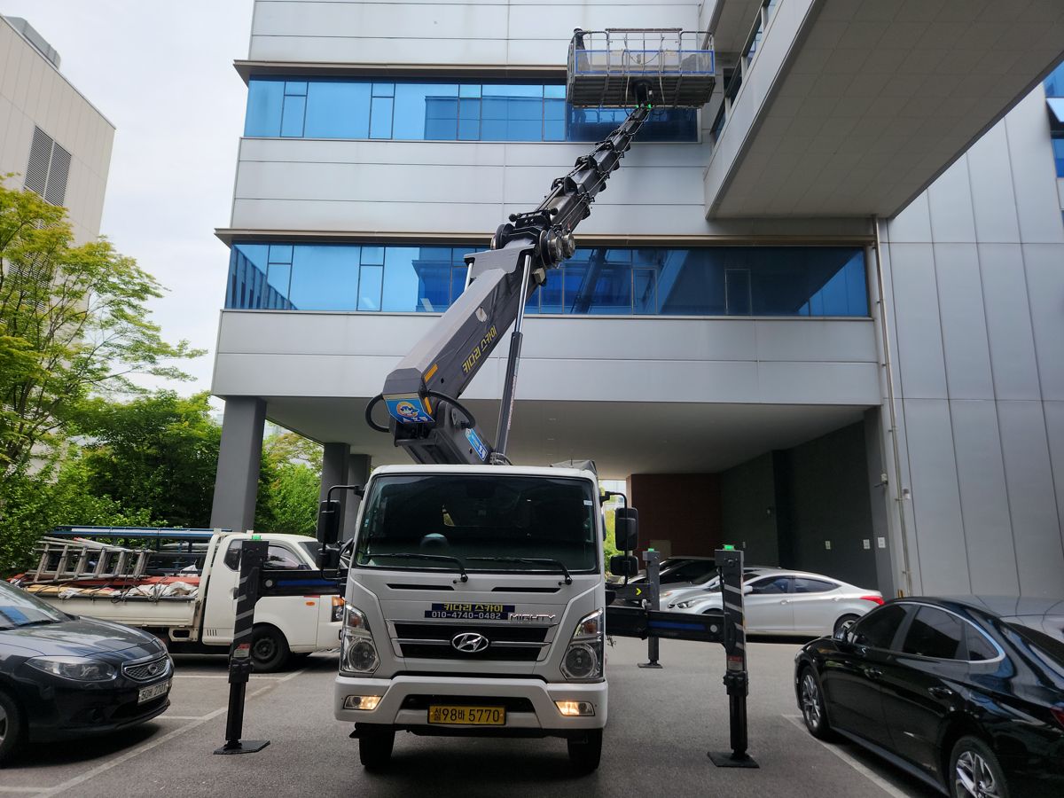 스카이차·고소작업차 실제 작업 현장 5