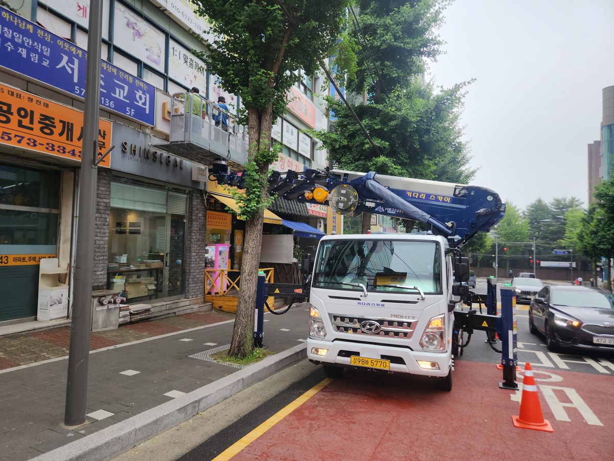 스카이차·고소작업차 실제 작업 현장 2