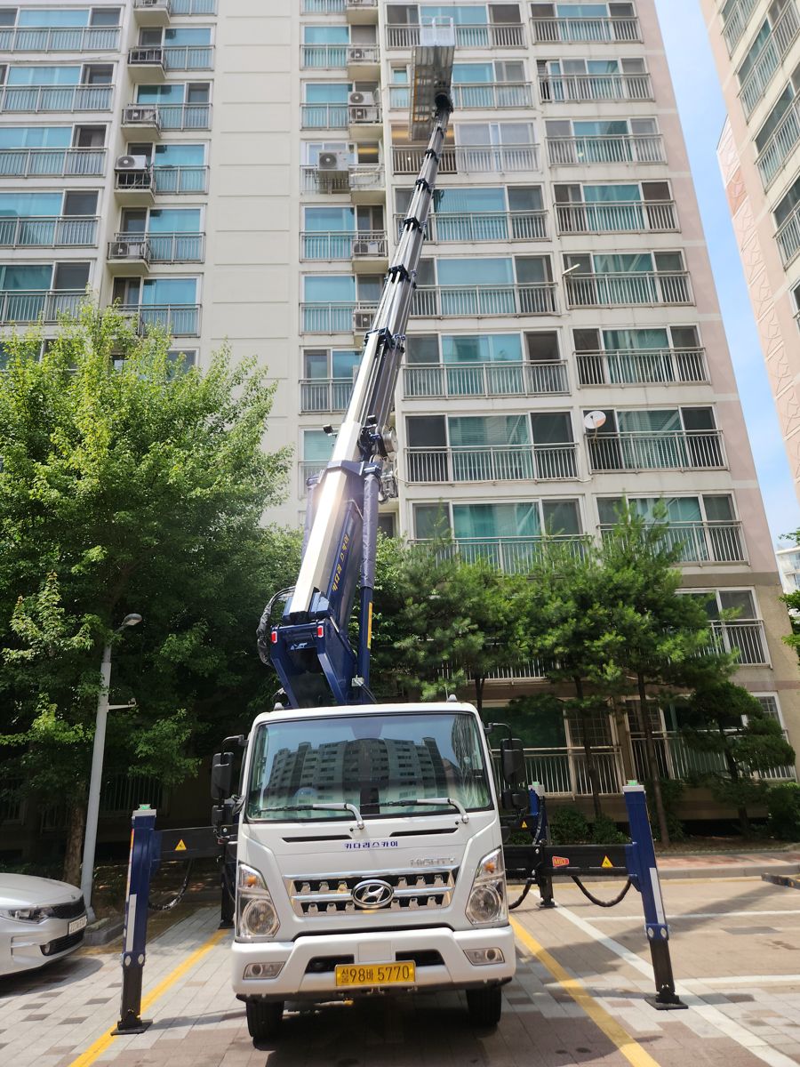 스카이차·고소작업차 실제 작업 현장 5