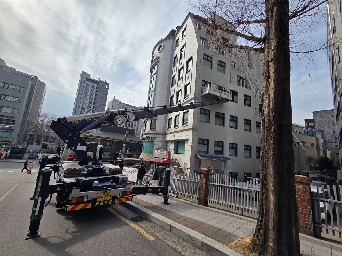 스카이차·고소작업차 실제 작업 현장 5