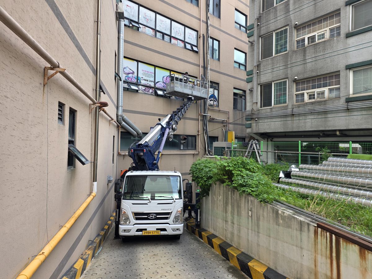 스카이차·고소작업차 실제 작업 현장 6